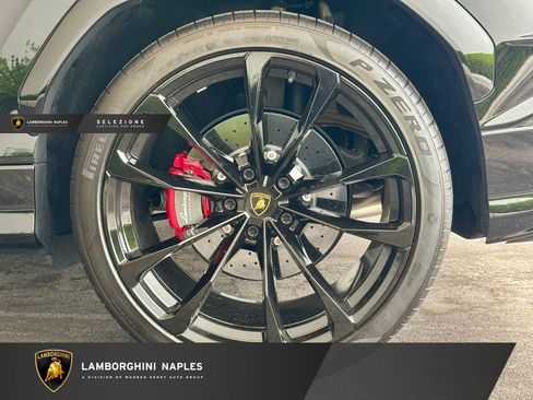 Used 2024 Lamborghini Urus S AWD/4WD image 16