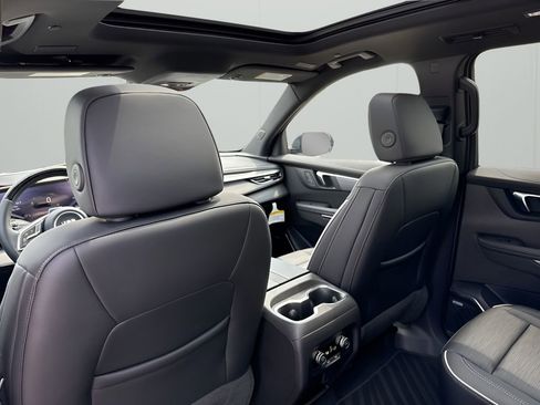 New 2025 Buick Enclave Sport Touring w/ Super Cruise Package image 32