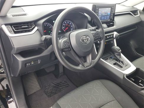Used 2022 Toyota RAV4 XLE image 19