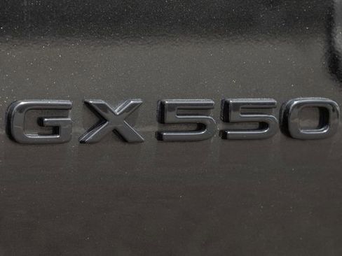 Used 2024 Lexus GX 550 w/ Accessory Package (2T) AWD/4WD image 5