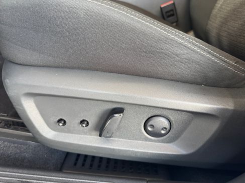 Used 2023 Nissan Rogue SV AWD/4WD image 10