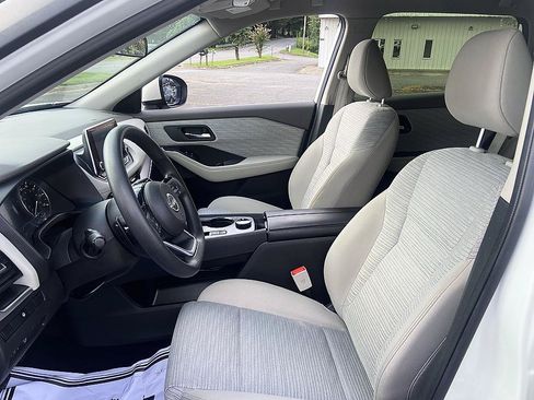 Certified 2023 Nissan Rogue SV AWD/4WD image 12