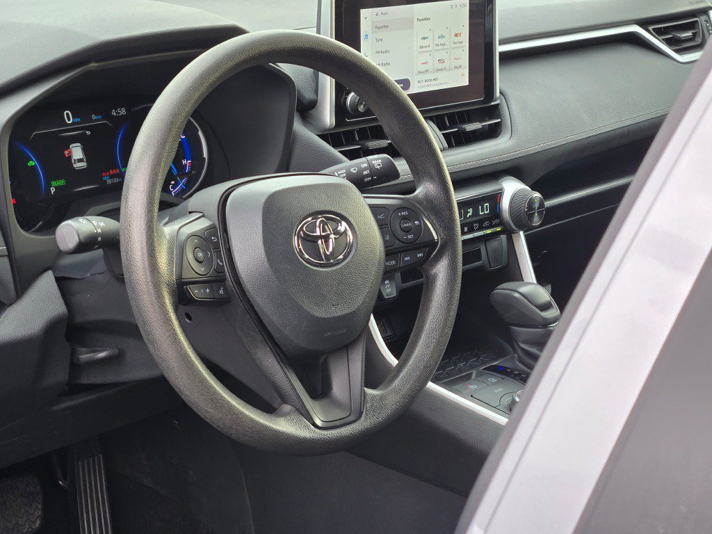 Used 2024 Toyota RAV4 LE AWD/4WD image 22