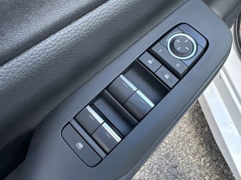 New 2026 Toyota Prius Plug-In Hybrid FWD image 21