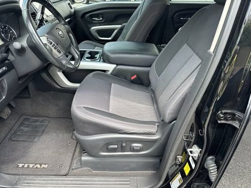 Used 2021 Nissan Titan SV w/ SV Convenience Package AWD/4WD image 10