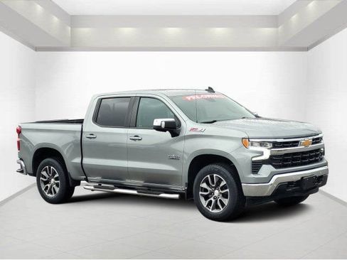 Used 2024 Chevrolet Silverado 1500 LT w/ Z71 Off-Road Package AWD/4WD image 1