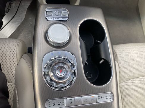 Used 2024 Genesis GV60 Advanced image 16