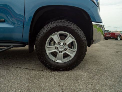 Used 2020 Toyota Tundra SR5 w/ SR5 Convenience Package AWD/4WD image 11