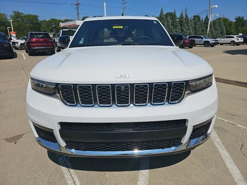 Certified 2025 Jeep Grand Cherokee L Limited w/ Luxury Tech Group II AWD/4WD image 6