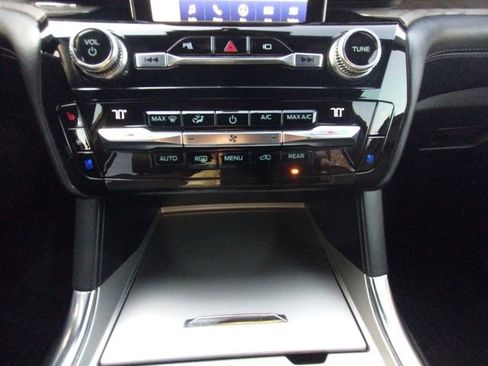 Used 2021 Ford Explorer Platinum w/ Equipment Group 601A image 43