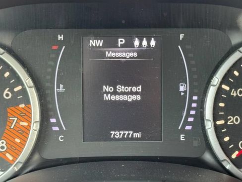 Used 2019 Jeep Renegade Latitude FWD image 18