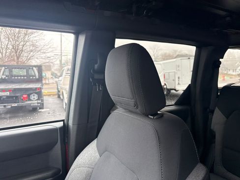 Used 2025 Ford Bronco Big Bend image 36