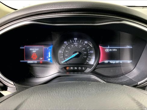 Used 2019 Ford Fusion SE FWD image 20