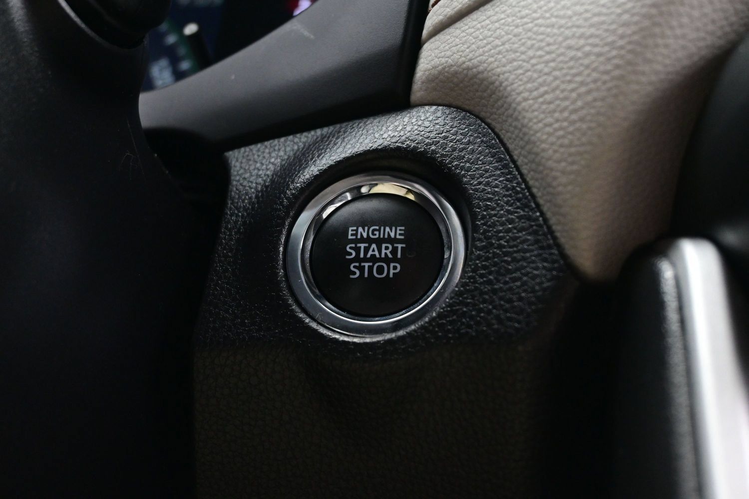 Used 2025 Toyota RAV4 XLE Premium w/ Weather Package FWD image 24