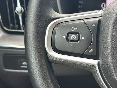 Certified 2025 Volvo XC60 B5 Core AWD/4WD image 27