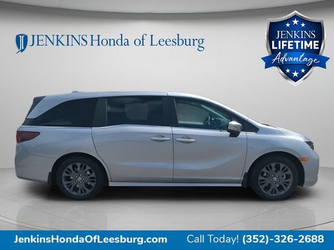 New 2026 Honda Odyssey Touring image 2