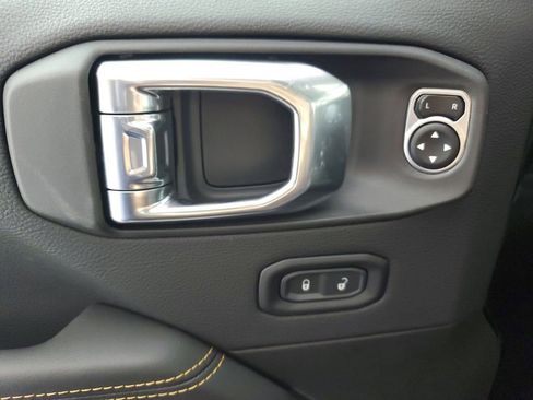 New 2025 Jeep Gladiator High Tide image 26