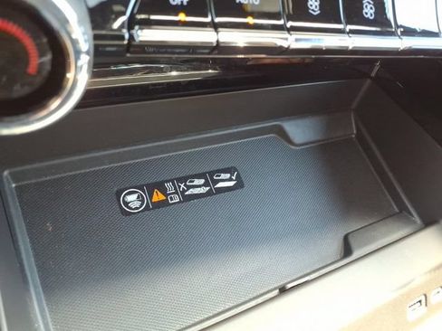 Used 2025 Chevrolet Tahoe Premier AWD/4WD image 36