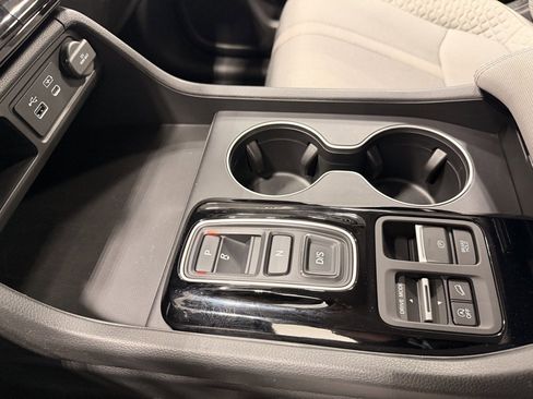 Used 2024 Honda Pilot LX image 34