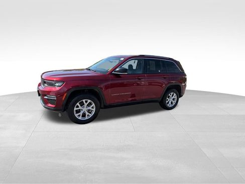 Used 2023 Jeep Grand Cherokee Limited AWD/4WD image 6