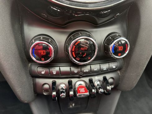 Used 2021 MINI Cooper 2-Door Hardtop image 17