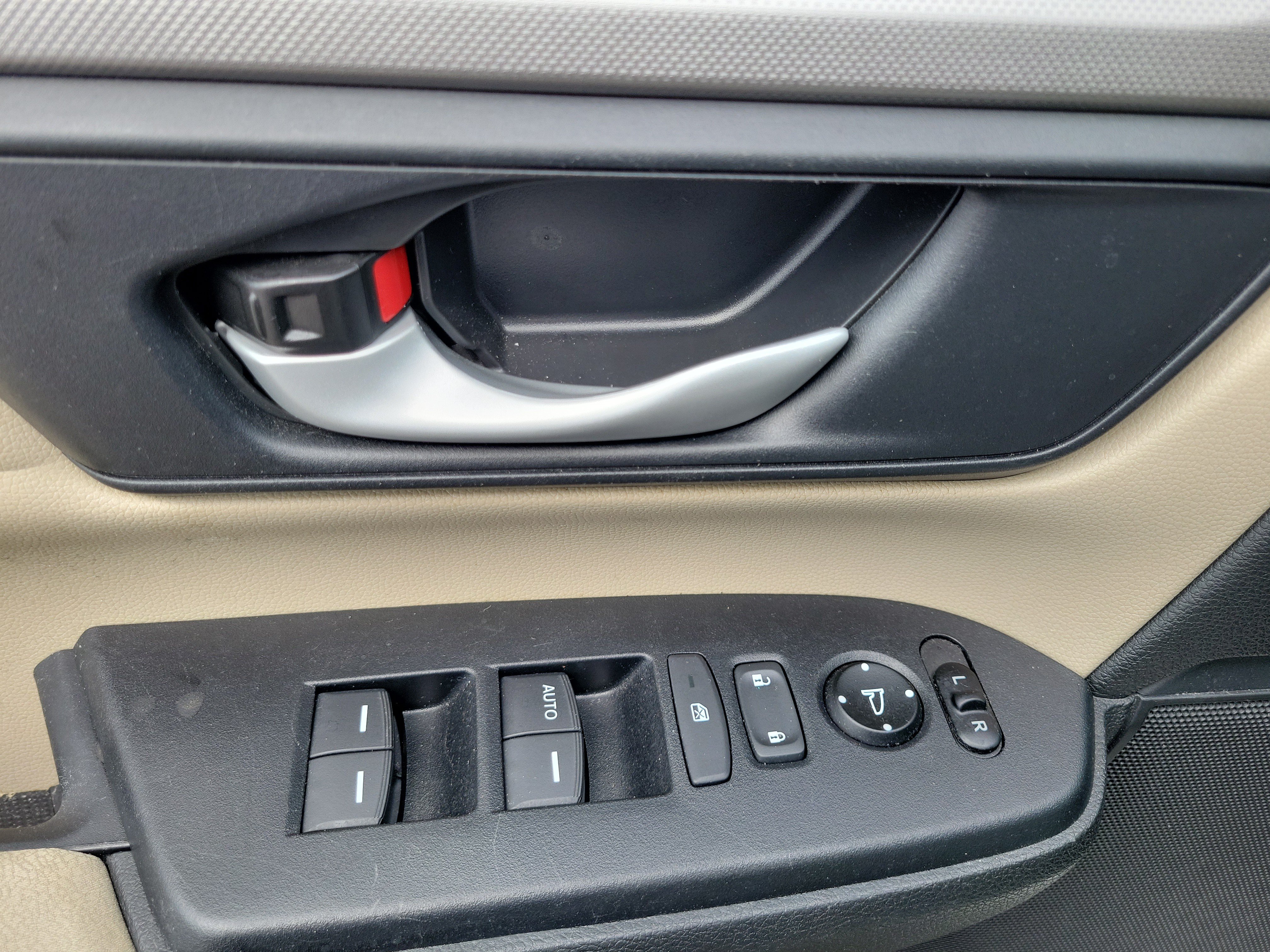 Used 2018 Honda CR-V LX image 22