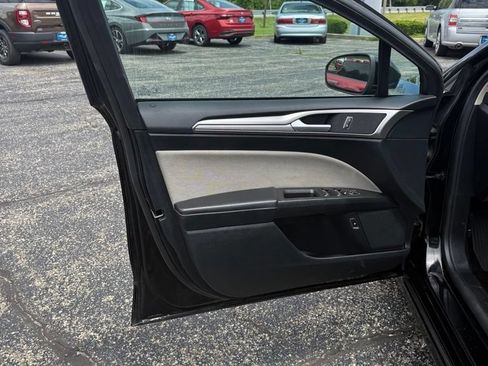 Used 2018 Ford Fusion S FWD image 15