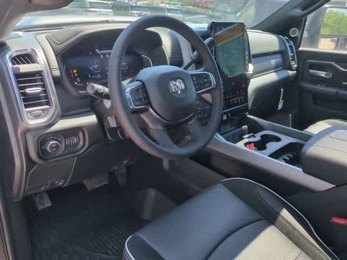 New 2026 RAM 2500 Laramie AWD/4WD image 10