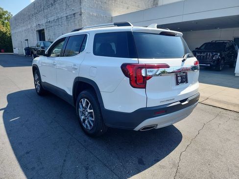 Used 2023 GMC Acadia SLT w/ Preferred Package FWD image 6