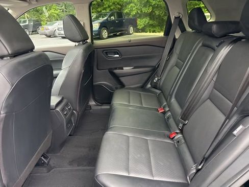 Used 2023 Nissan Rogue SV w/ SV Premium B Package AWD/4WD image 16