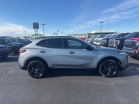 Used 2025 Buick Envision Sport Touring image 2