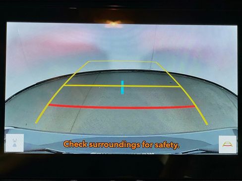 Used 2025 Toyota Camry SE w/ Convenience Package image 22