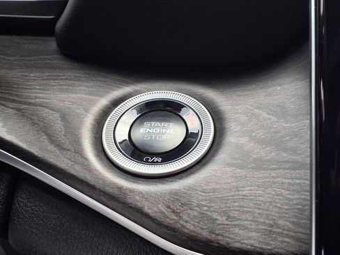 Used 2025 Jeep Grand Cherokee L Limited RWD image 19