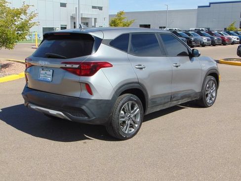 Used 2022 Kia Seltos LX AWD/4WD image 4