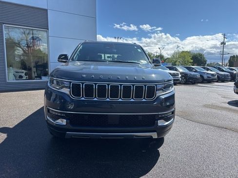 Used 2024 Jeep Wagoneer Series III image 3