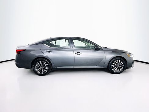 Used 2025 Nissan Altima 2.5 SV image 10