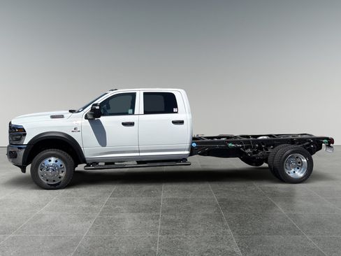 New 2026 RAM 5500 Tradesman w/ Chrome Appearance Group AWD/4WD image 2