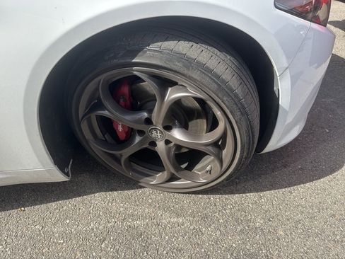 Used 2021 Alfa Romeo Giulia Ti Sport image 3