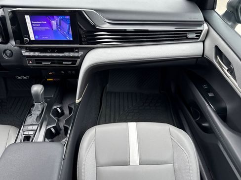 Certified 2025 Toyota Camry SE w/ Convenience Package image 28