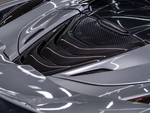 Used 2020 McLaren 720S Spider RWD image 9