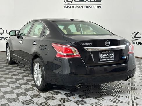 Used 2013 Nissan Altima 2.5 SL w/ Technology Pkg image 9