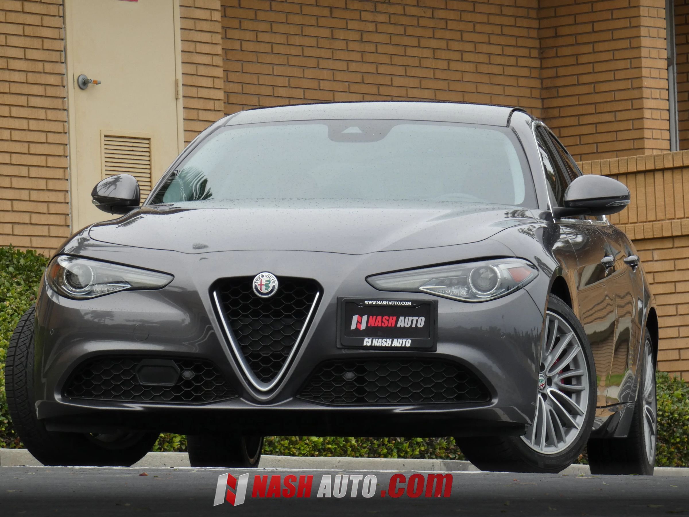 Used 2018 Alfa Romeo Giulia Ti w/ Quick Order Package 22X Lusso AWD/4WD image 2