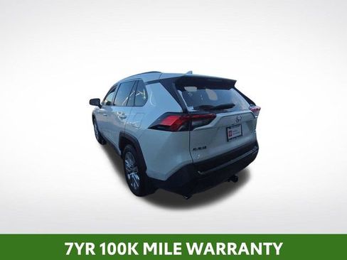 Used 2021 Toyota RAV4 XLE Premium image 2