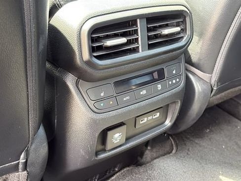 Used 2023 Honda Pilot Elite image 25