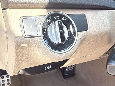 Used 2012 Mercedes-Benz C 250 Sedan image 39