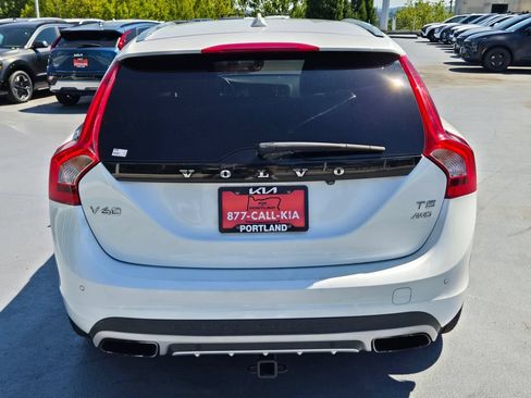 Used 2016 Volvo V60 T5 Cross Country w/ Convenience Package AWD/4WD image 4