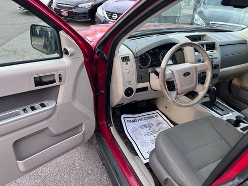 Used 2010 Ford Escape XLT image 11