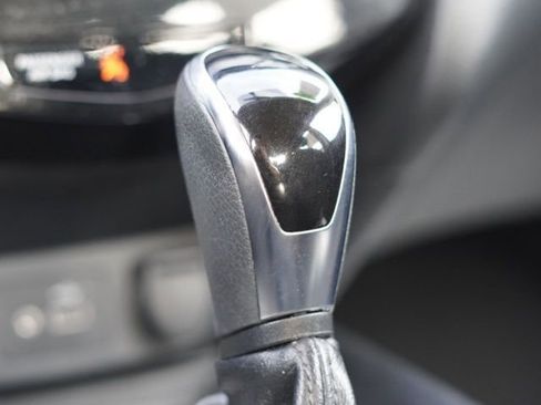 Used 2018 Nissan Rogue S image 24