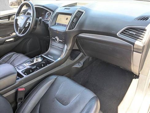 Used 2020 Ford Edge Titanium FWD image 20