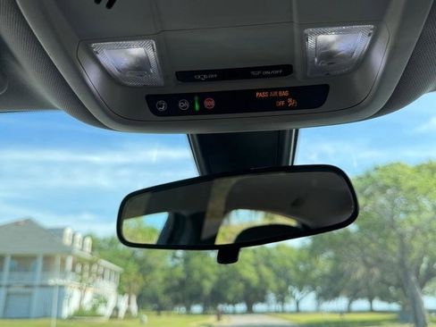 Used 2021 Chevrolet Malibu LT image 25